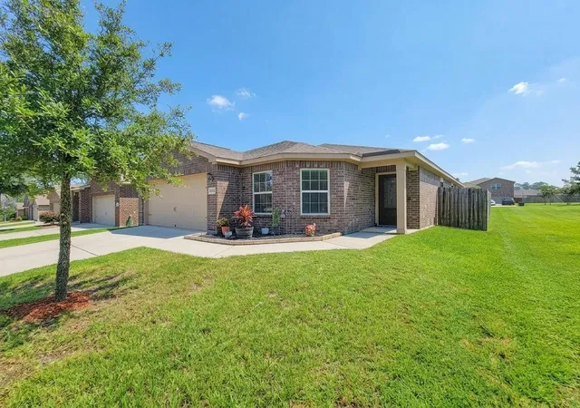 Photo 2 of Single family home for sale at 21306 Slate Bnd Dr, Hockley, TX 77447 | MLS# 36091852 | Listing updated on 2026-09-20