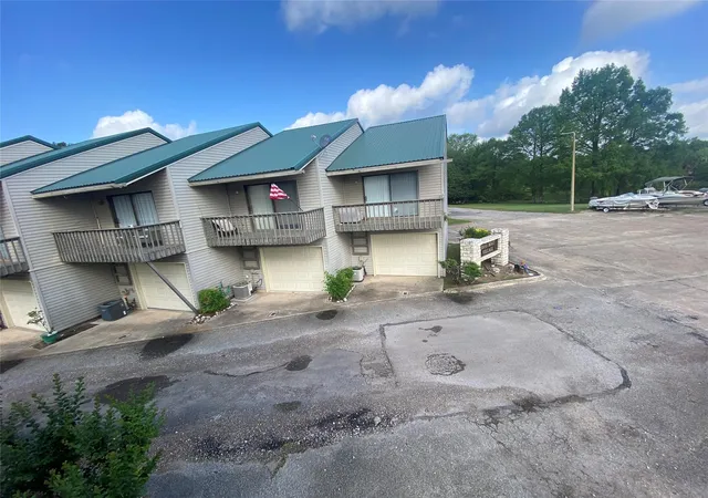 Photo 25 of Townhouse for sale at 501 Bass Boat Village #119, Huntsville, TX 77320 | MLS# 51154335 | Listing updated on 2026-09-08