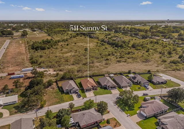 Photo 2 of Single family home for sale at 511 Sunny St, Caldwell, TX 77836 | MLS# 4585264 | Listing updated on 2026-09-16