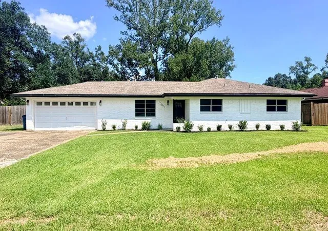 Photo 1 of Sale Pending at 3823 2nd Avenue, Orange, TX 77630 | MLS# 26436060 | Listing updated on 2026-09-28
