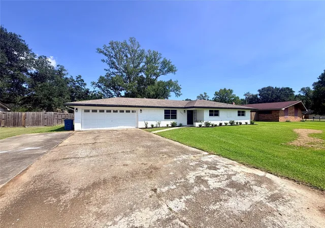 Photo 2 of Sale Pending at 3823 2nd Avenue, Orange, TX 77630 | MLS# 26436060 | Listing updated on 2026-09-28