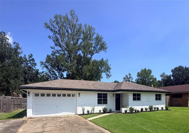 Photo 3 of Sale Pending at 3823 2nd Avenue, Orange, TX 77630 | MLS# 26436060 | Listing updated on 2026-09-28