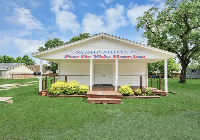 Photo 1 of Multi family home for sale at 810 Lucky St, Houston, TX 77088 | MLS# 89680309 | Listing updated on 2026-09-03