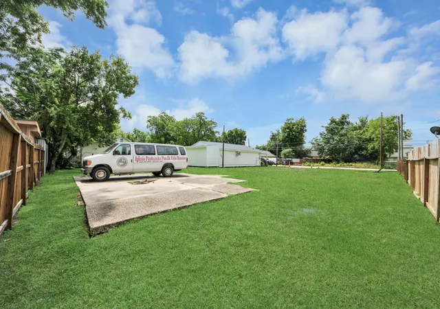 Photo 3 of Multi family home for sale at 810 Lucky St, Houston, TX 77088 | MLS# 89680309 | Listing updated on 2026-09-03