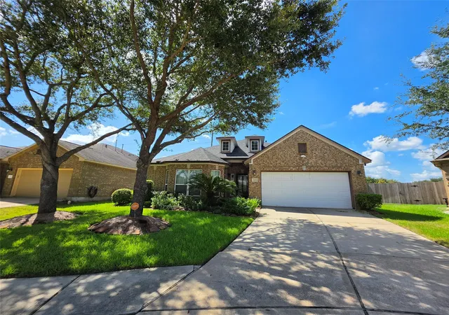 Photo 1 of Single family home for sale at 13316 Misting Fls Ln, Pearland, TX 77584 | MLS# 27531360 | Listing updated on 2026-09-20