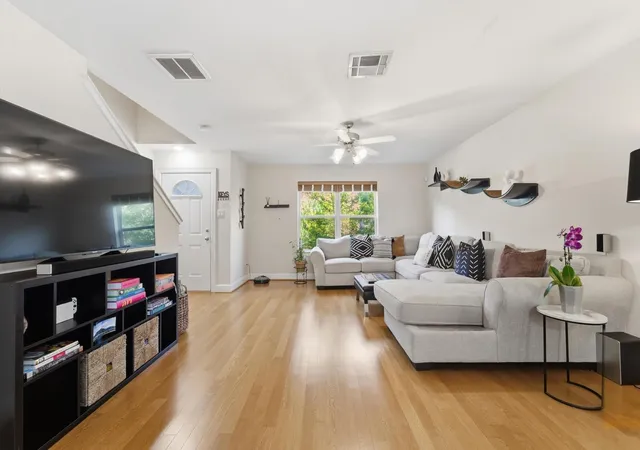 Photo 3 of Single family home for sale at 5951 S Loop E #42, Houston, TX 77033 | MLS# 98537521 | Listing updated on 2026-09-04