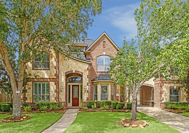 Photo 2 of Single family home for sale at 4506 Beacon View Ct, Sugar Land, TX 77479 | MLS# 21441813 | Listing updated on 2026-10-04
