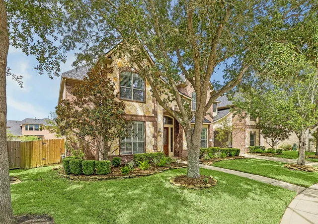 Photo 3 of Single family home for sale at 4506 Beacon View Ct, Sugar Land, TX 77479 | MLS# 21441813 | Listing updated on 2026-10-04