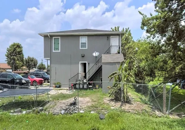 Photo 3 of Single family home for sale at 15322 Paul Rd, Sugar Land, TX 77498 | MLS# 70203143 | Listing updated on 2026-09-17