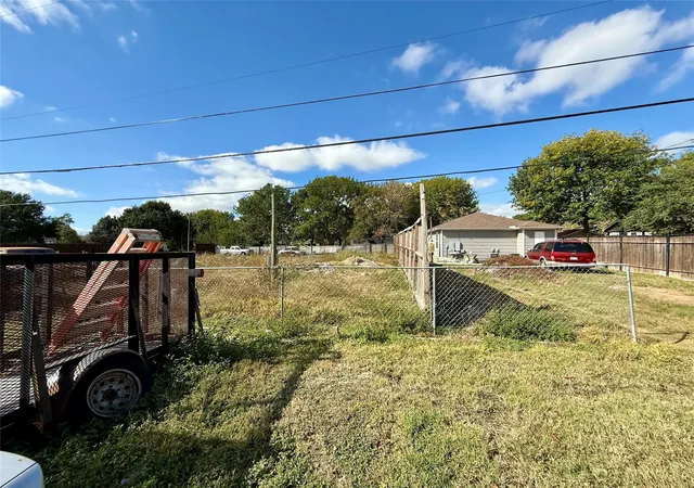 Photo 3 of Single family home for sale at 15322 Paul Rd, Sugar Land, TX 77498 | MLS# 70203143 | Listing updated on 2026-09-17