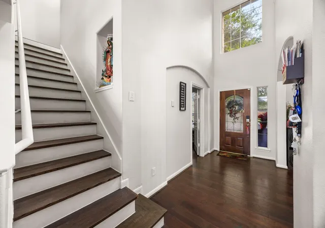 Photo 2 of Single family home for sale at 927 Spring Source Pl, Spring, TX 77373 | MLS# 55932304 | Listing updated on 2026-09-01