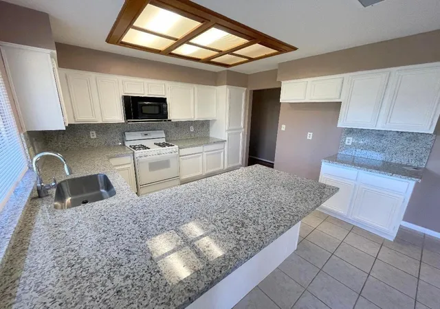 Photo 3 of Single family home for sale at 11931 Hedgegate Dr, Houston, TX 77065 | MLS# 24224889 | Listing updated on 2026-09-23