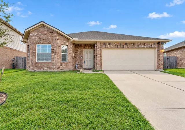 Photo 3 of Sale Pending at 22739 Highland Maple Ct, Spring, TX 77373 | MLS# 33274781 | Listing updated on 2026-09-25