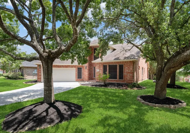 Photo 2 of Single family home for sale at 19018 Hikers Trl Dr, Humble, TX 77346 | MLS# 85958551 | Listing updated on 2026-09-24