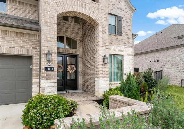 Photo 2 of Single family home for sale at 11111 Zinnias Ct, Cypress, TX 77433 | MLS# 47122493 | Listing updated on 2026-09-11