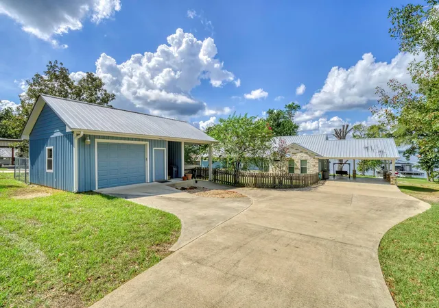 Photo 4 of Single family home for sale at 11404 Riley Green Rd, Franklin, TX 77856 | MLS# 9796443 | Listing updated on 2026-09-24