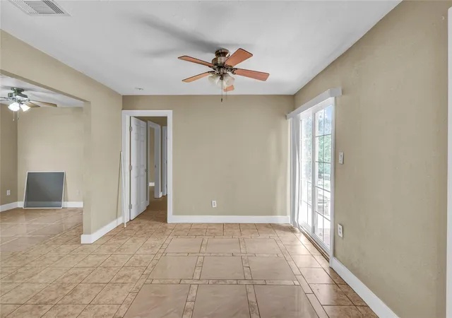 Photo 4 of Single family home for sale at 253 N Shanks St, Clute, TX 77531 | MLS# 9419299 | Listing updated on 2026-09-27