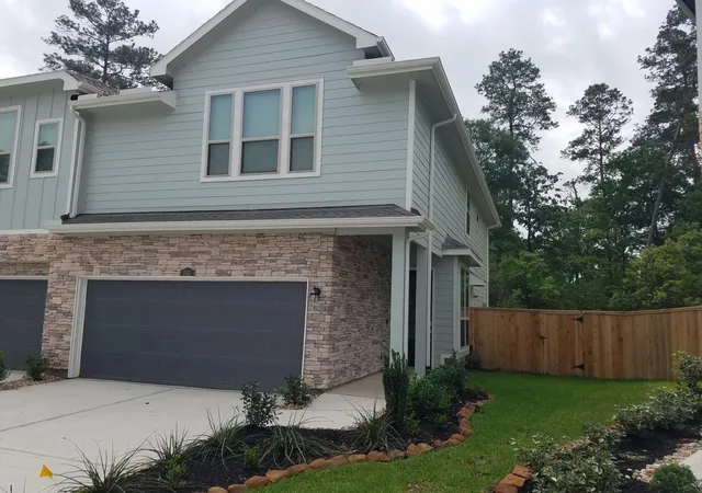 Photo 2 of Townhouse for sale at 531 Bristol Tide Ct, Conroe, TX 77304 | MLS# 36457769 | Listing updated on 2026-09-21