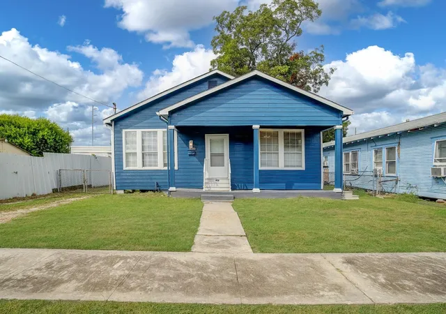 Photo 1 of Single family home for sale at 7609 Avenue E, Houston, TX 77012 | MLS# 4663968 | Listing updated on 2026-10-05