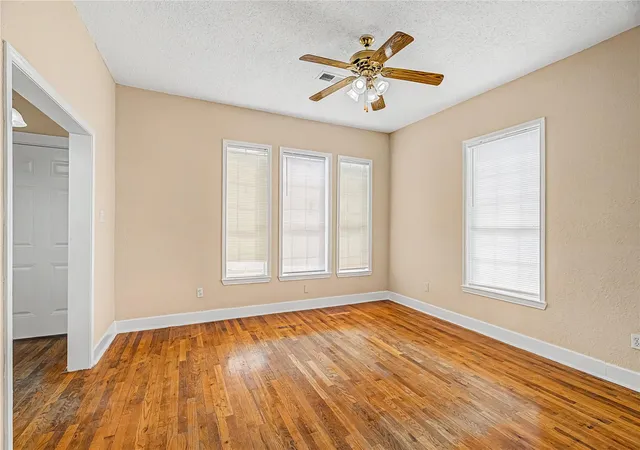 Photo 3 of Single family home for sale at 7609 Avenue E, Houston, TX 77012 | MLS# 4663968 | Listing updated on 2026-10-05