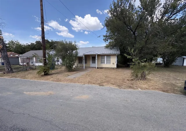 Photo 1 of Single family home for sale at 522 7th Street, Brownwood, TX 76801 | MLS# 91944168 | Listing updated on 2026-09-22