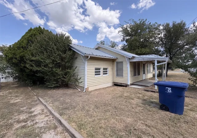 Photo 3 of Single family home for sale at 522 7th Street, Brownwood, TX 76801 | MLS# 91944168 | Listing updated on 2026-09-22