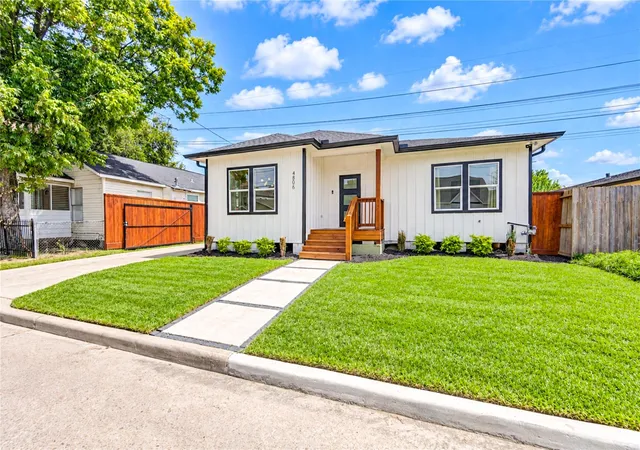 Photo 3 of Single family home for sale at 4806 Hardy St, Houston, TX 77009 | MLS# 50503651 | Listing updated on 2026-09-11