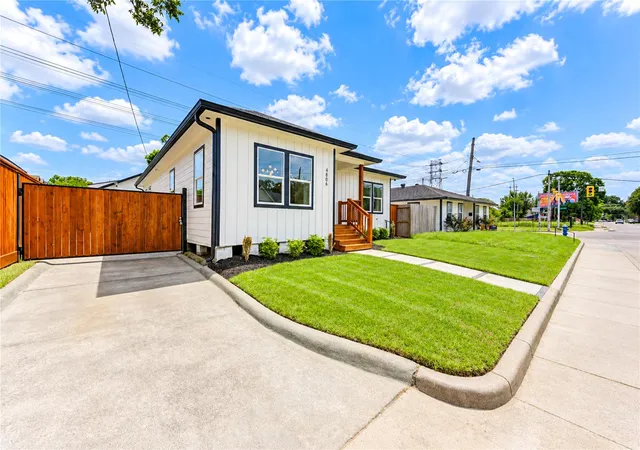 Photo 3 of Single family home for sale at 4806 Hardy St, Houston, TX 77009 | MLS# 50503651 | Listing updated on 2026-09-11