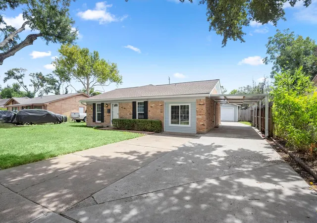 Photo 3 of Single family home for sale at 7047 Inkberry Dr, Houston, TX 77092 | MLS# 63982333 | Listing updated on 2026-09-19