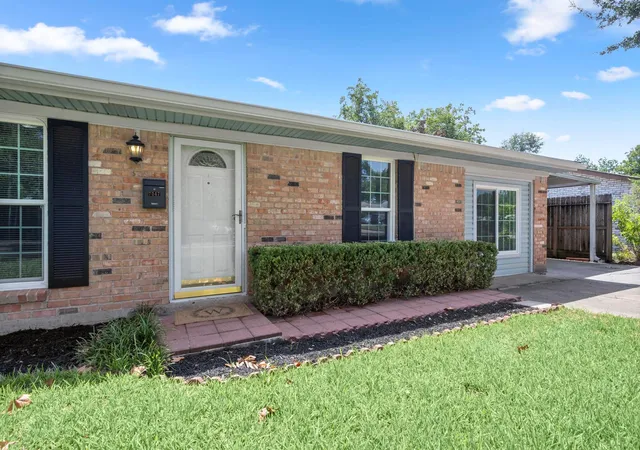 Photo 3 of Single family home for sale at 7047 Inkberry Dr, Houston, TX 77092 | MLS# 63982333 | Listing updated on 2026-09-19