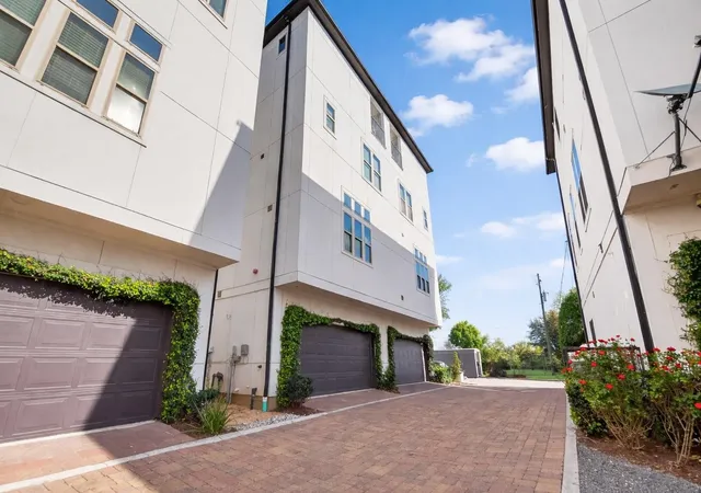Photo 4 of Townhouse for sale at 705 Delano St, Houston, TX 77003 | MLS# 58217866 | Listing updated on 2026-09-07