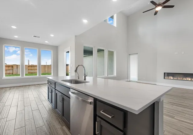 Photo 4 of Sale Pending at 17830 Quartz Springs Ln, Tomball, TX 77377 | MLS# 62774057 | Listing updated on 2026-09-28