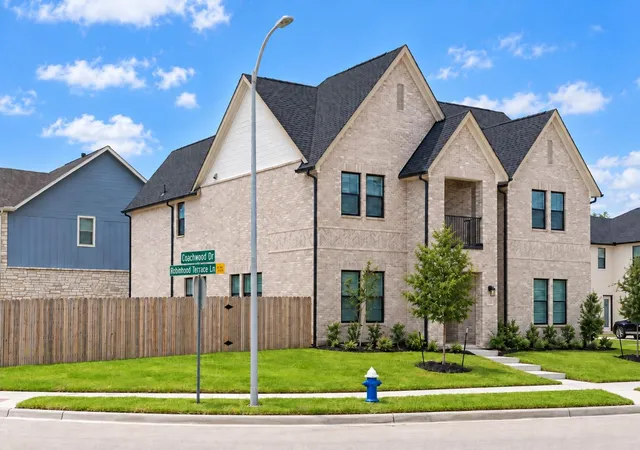 Photo 2 of Single family home for sale at 11610 Robinhood Ter Ln, Houston, TX 77071 | MLS# 45187790 | Listing updated on 2026-09-07