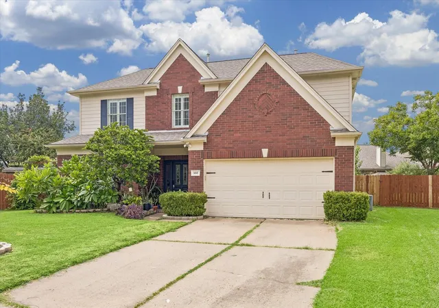 Photo 2 of Single family home for sale at 9818 Sandtown Cir, Houston, TX 77064 | MLS# 76832194 | Listing updated on 2026-09-11