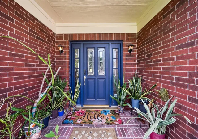 Photo 3 of Single family home for sale at 9818 Sandtown Cir, Houston, TX 77064 | MLS# 76832194 | Listing updated on 2026-09-11
