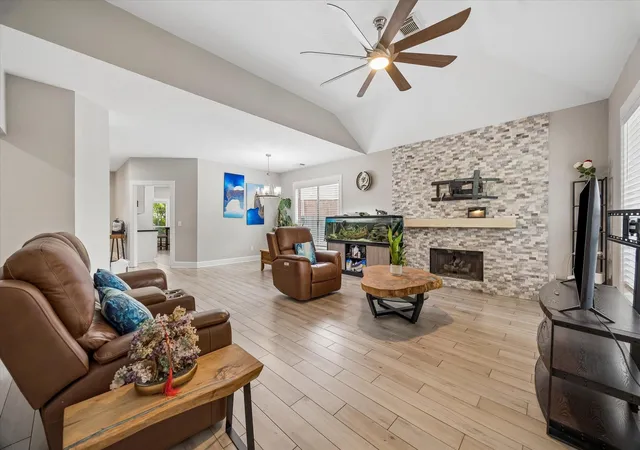 Photo 4 of Single family home for sale at 9818 Sandtown Cir, Houston, TX 77064 | MLS# 76832194 | Listing updated on 2026-09-11