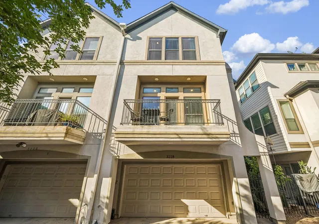 Photo 2 of Townhouse for sale at 3218 Jackson St, Houston, TX 77004 | MLS# 62174722 | Listing updated on 2026-09-11