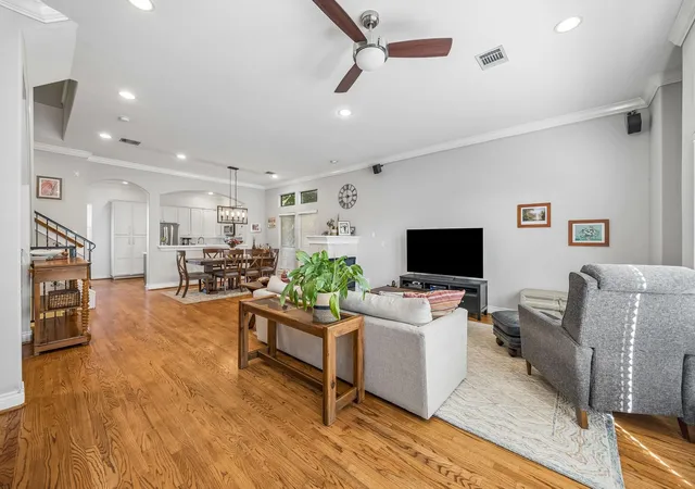 Photo 3 of Townhouse for sale at 3218 Jackson St, Houston, TX 77004 | MLS# 62174722 | Listing updated on 2026-09-11