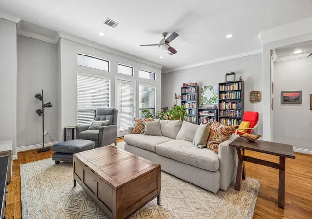 Photo 4 of Townhouse for sale at 3218 Jackson St, Houston, TX 77004 | MLS# 62174722 | Listing updated on 2026-09-11