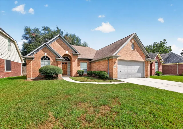 Photo 2 of Sale Pending at 14015 Long Shadow Dr, Houston, TX 77015 | MLS# 77279946 | Listing updated on 2026-09-18