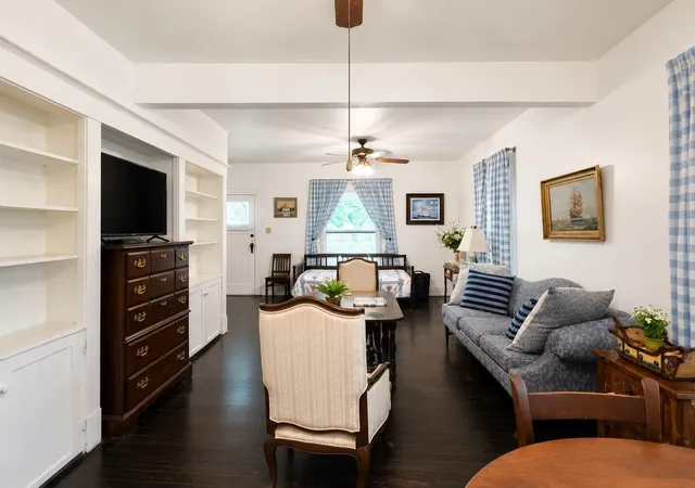 Photo 4 of Single family home for sale at 1012 W Adoue St, Alvin, TX 77511 | MLS# 70837244 | Listing updated on 2026-09-07