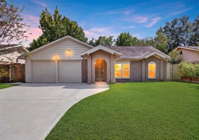 Photo 1 of Single family home for sale at 11307 Langdon Ln, Houston, TX 77072 | MLS# 82099116 | Listing updated on 2026-09-18