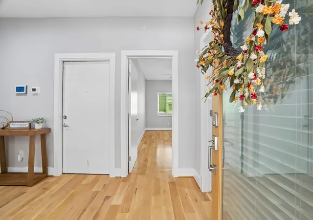 Photo 2 of Townhouse for sale at 1614 Bonner St, Houston, TX 77007 | MLS# 24620440 | Listing updated on 2026-09-06