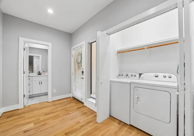 Photo 3 of Townhouse for sale at 1614 Bonner St, Houston, TX 77007 | MLS# 24620440 | Listing updated on 2026-09-06