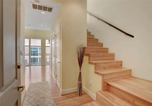 Photo 2 of Condo for sale at 2520 Robinhood St #1008, Houston, TX 77005 | MLS# 64700499 | Listing updated on 2026-09-03