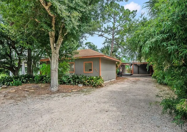 Photo 1 of Single family home for sale at 131 5th Street, Dickinson, TX 77539 | MLS# 16772591 | Listing updated on 2026-09-05