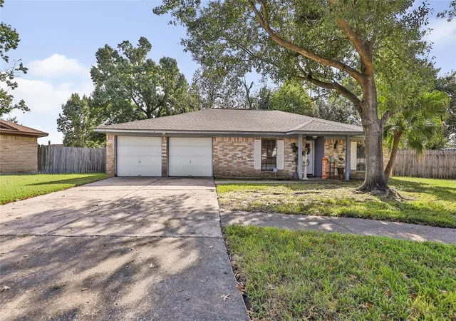 Photo 1 of Sale Pending at 7322 Foxbend Ln, Humble, TX 77338 | MLS# 85165440 | Listing updated on 2026-09-16