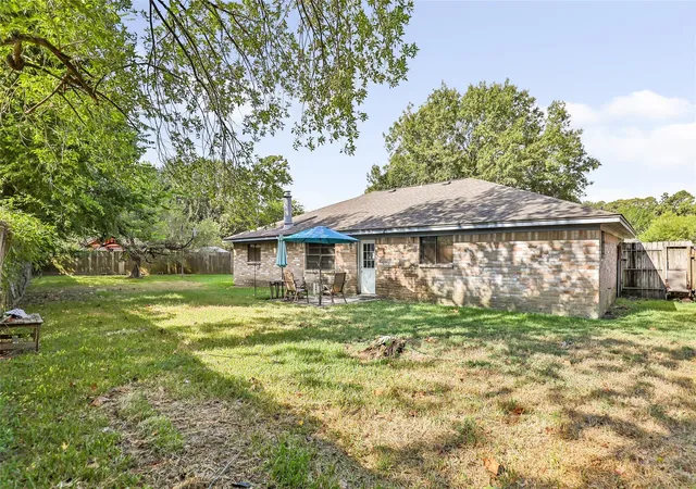 Photo 4 of Sale Pending at 7322 Foxbend Ln, Humble, TX 77338 | MLS# 85165440 | Listing updated on 2026-09-16