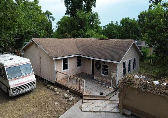 Photo 3 of Single family home for sale at 14045 Corpus Christi St, Houston, TX 77015 | MLS# 3501731 | Listing updated on 2026-09-26