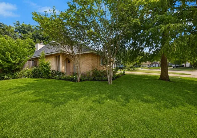 Photo 3 of Single family home for sale at 5315 Acorn Ct, League City, TX 77573 | MLS# 38006191 | Listing updated on 2026-09-07